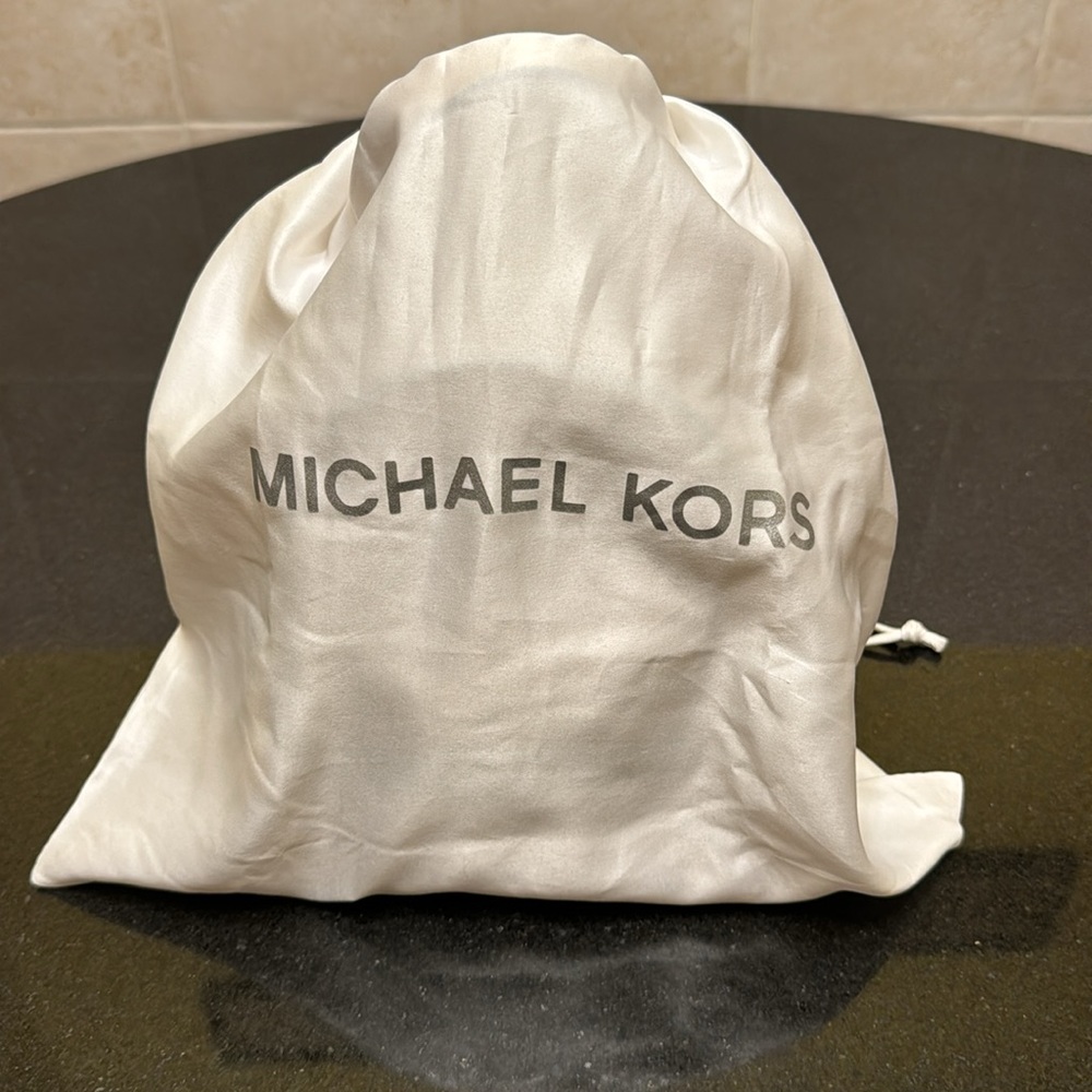 Mini Michael Kors Rhea backpack. - Picture 13 of 13